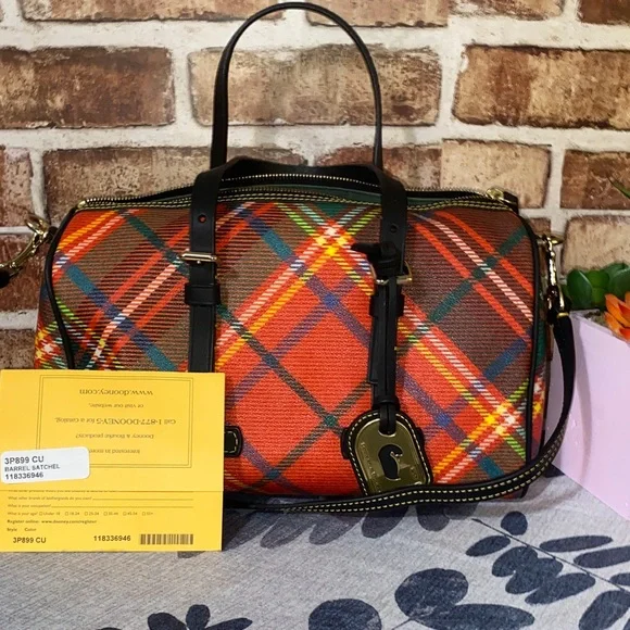 Dooney & Bourke barrel satchel and matching coin purse - Picture 2 of 13